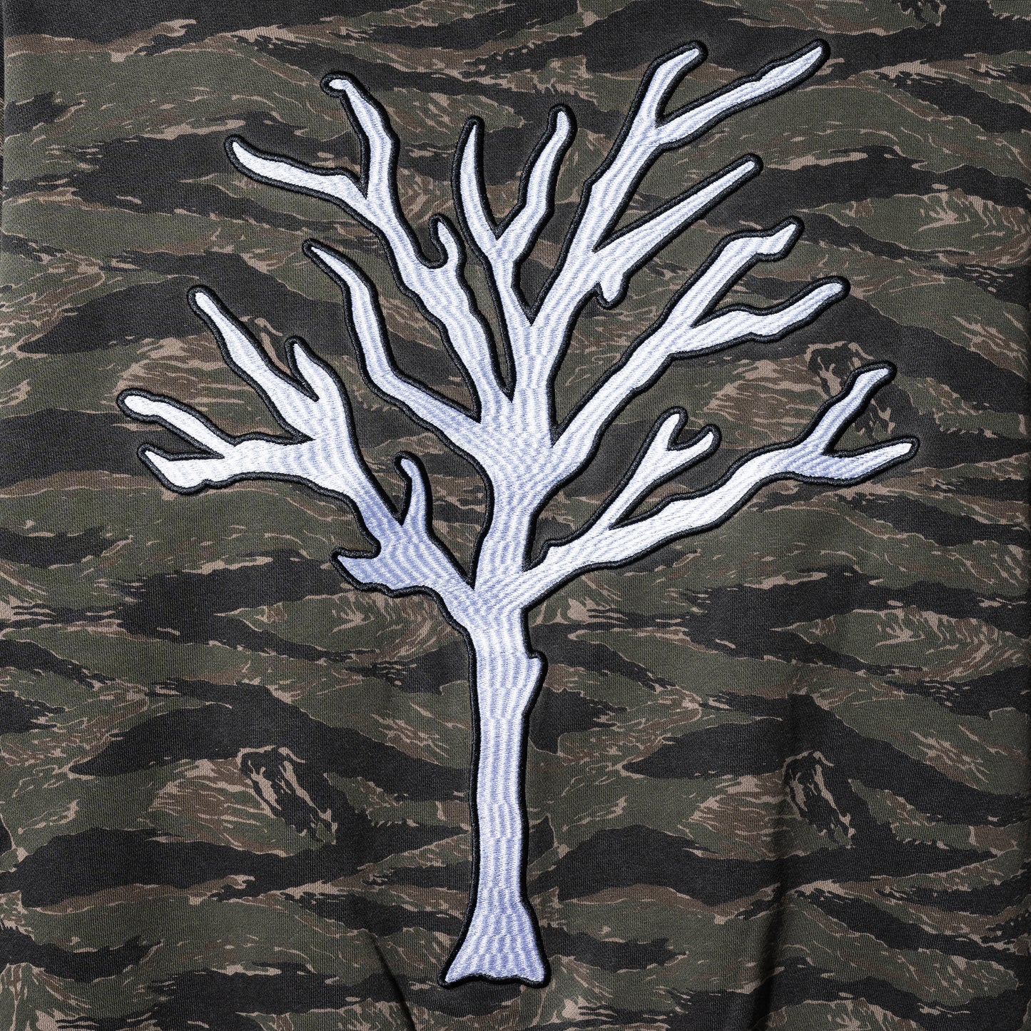 LOGO PATCH EMBROIDERED ZIP TIGER CAMO